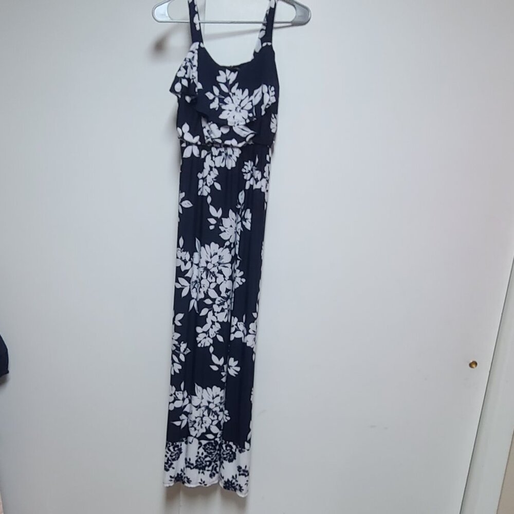 Sleeveless maxi dress navy and white